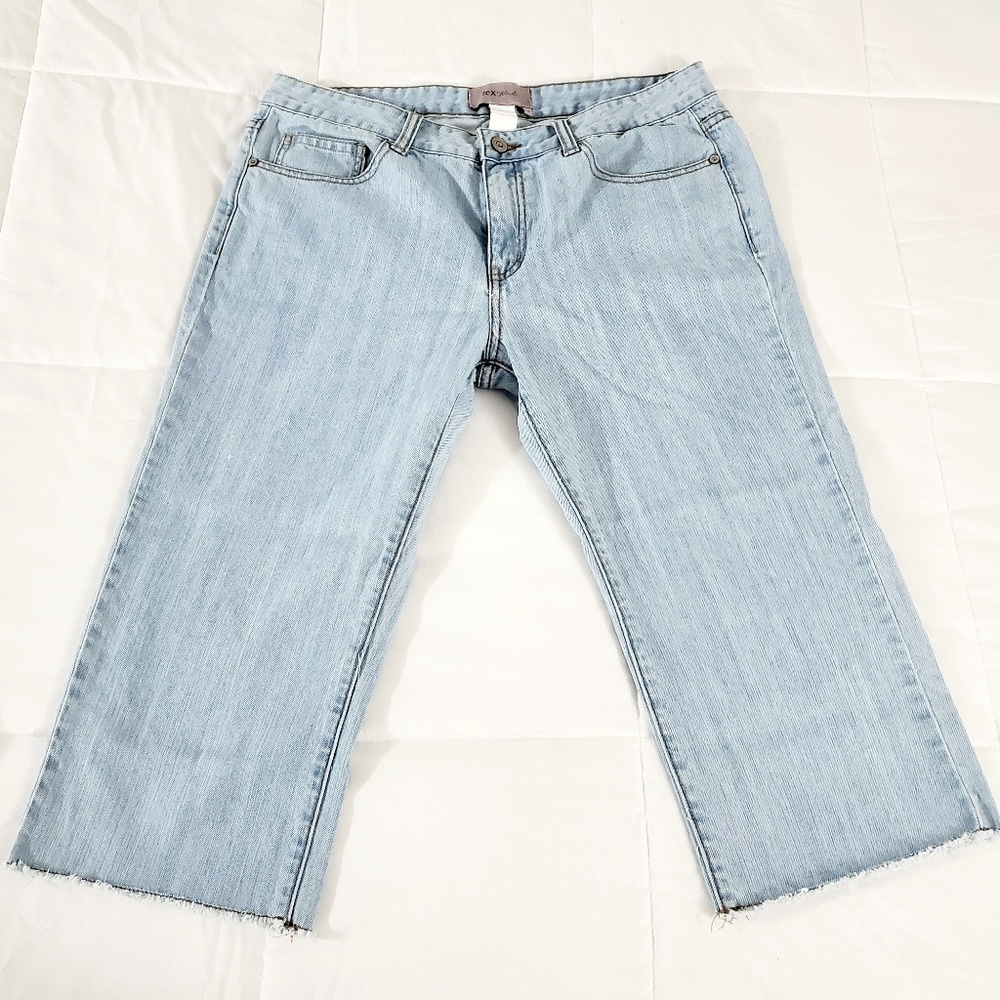 Tex by Max Azria wide leg denim capris